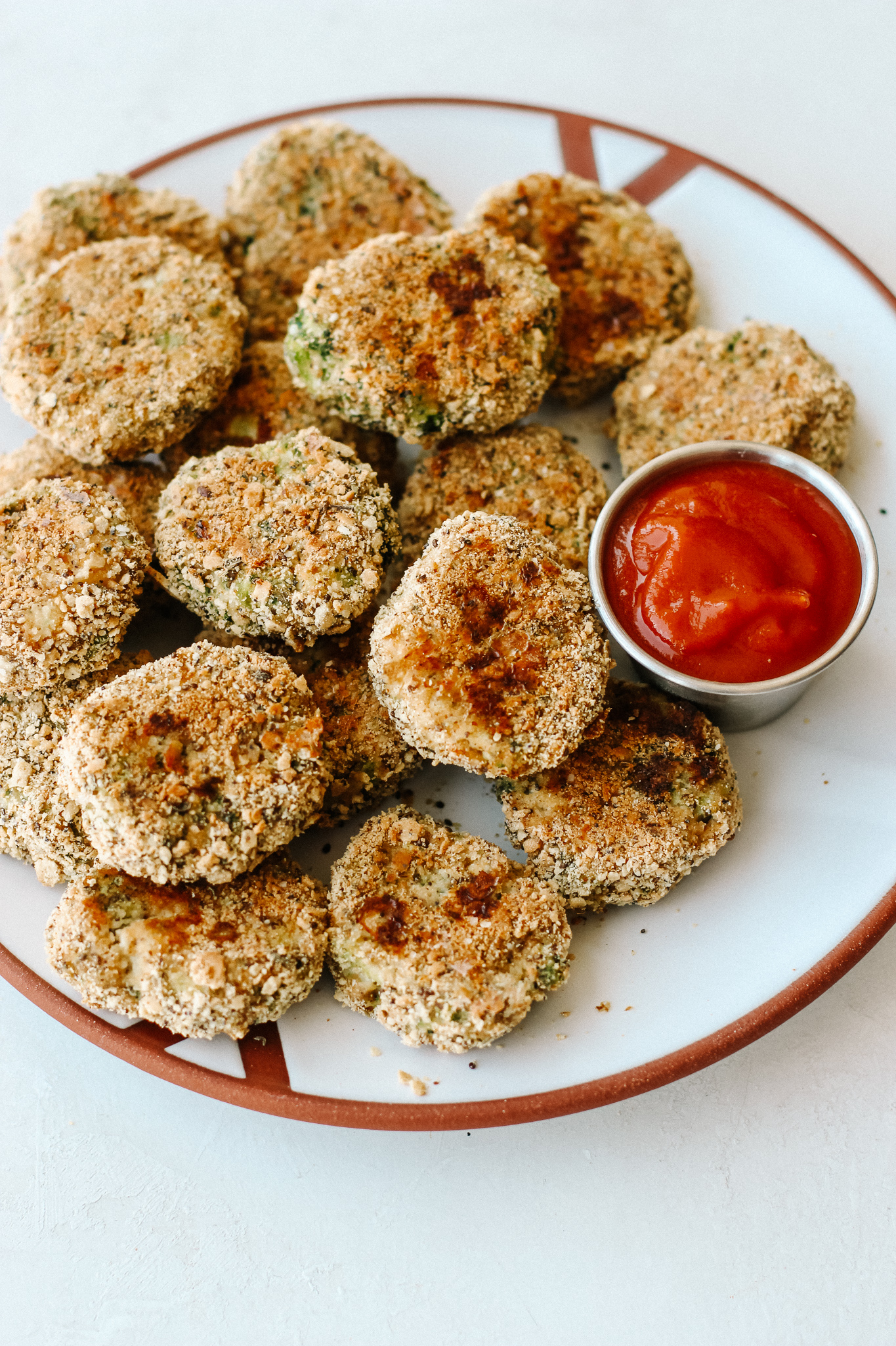 Healthy Baked Chicken Nuggets (gluten-free + paleo!)